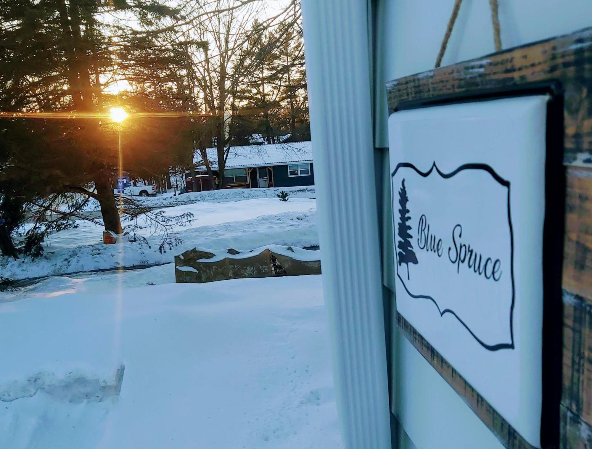 Blue Spruce Bed&Breakfast Gravenhurst Exterior foto